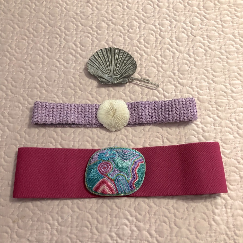 Vintage 80’s stretch Belts & shell buckle